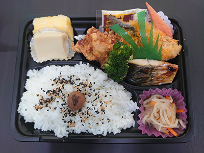 お弁当 600円
